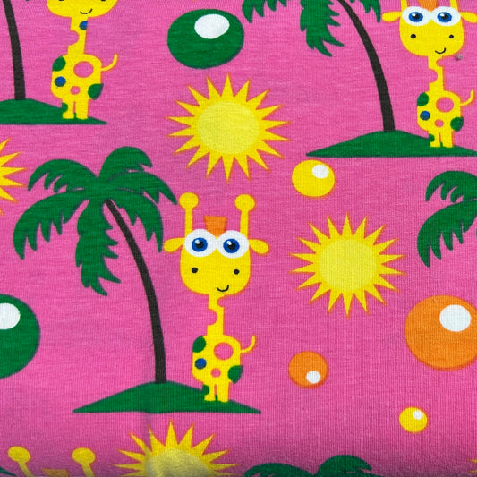Giraffe Island Pink Jersey Stoff