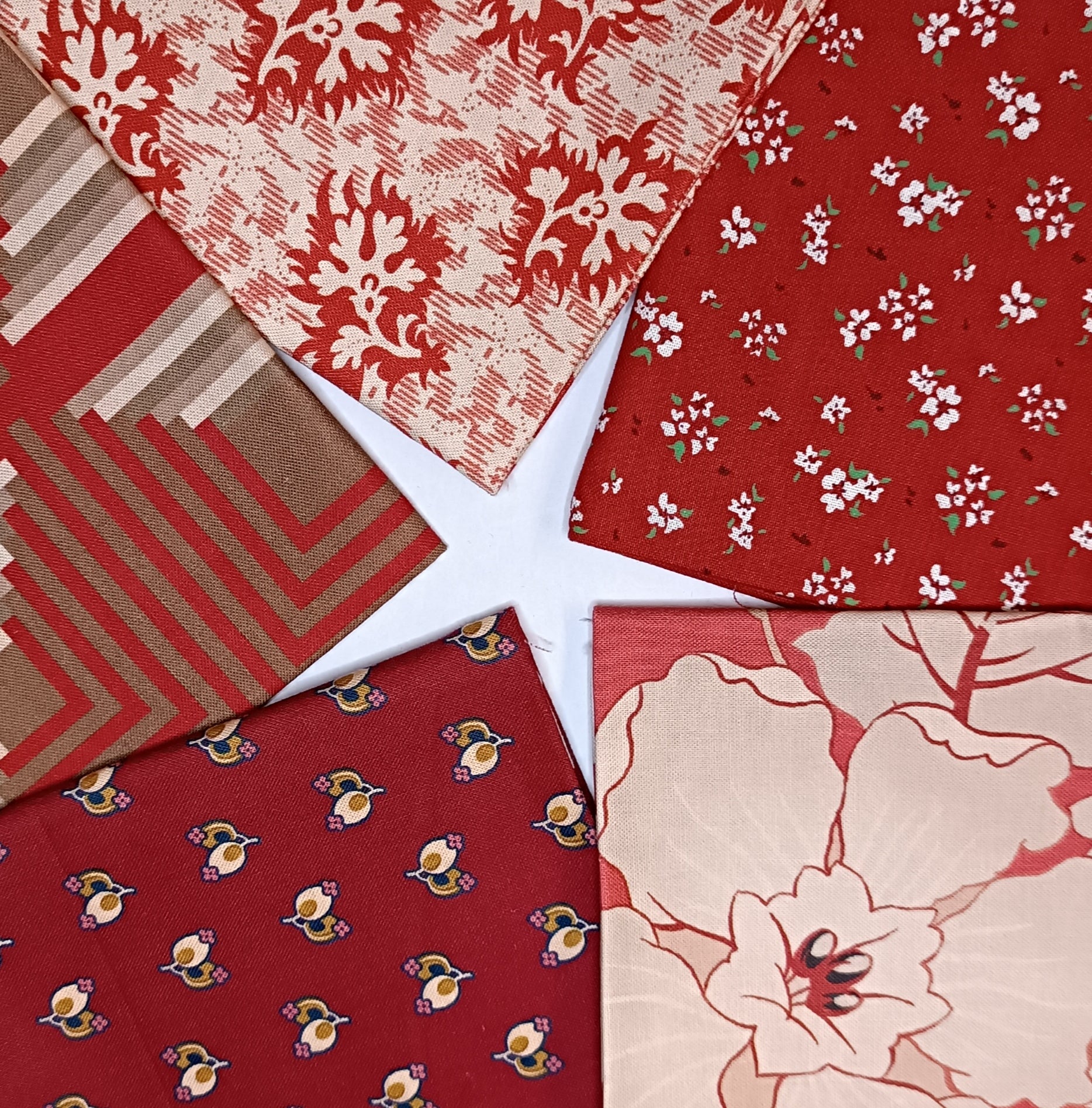 Fat Quarter Paket Rot Gundi's Quilt Heaven
